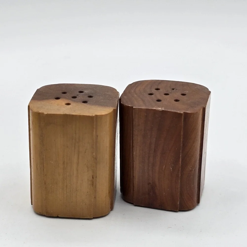 Vtg Little Brown Wooden Salt & Pepper Shaker Set Rustic Farmhouse Country Ozarks